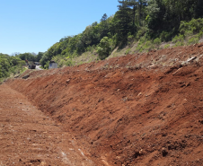 Serviços no km 487 da PR-170 em Bituruna