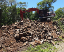 Serviços no km 487 da PR-170 em Bituruna
