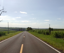 Serviços de sinalização rodoviária na PR-218