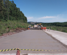 Serviços da obra de whitetopping na PRC-280
