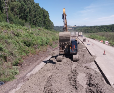 Serviços da obra de whitetopping na PRC-280
