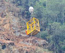 Serviços de contenção emergencial na BR-277