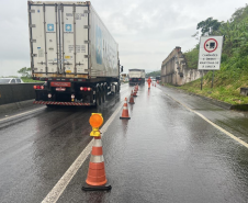 Serviços emergenciais na BR-277