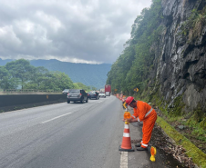 Serviços emergenciais na BR-277