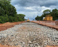 Viaduto km 3+970 rachão para fundação do muro de contenção