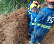 Serviços no km 8