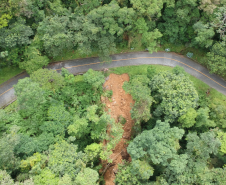 Danos no km 11+200 da Estrada da Graciosa