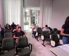 Sessão de abertura de envelopes no DER/PR