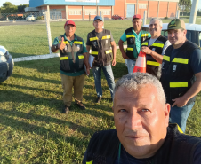 Equipe das balanças rodoviárias na PR-151 em Piraí do Sul