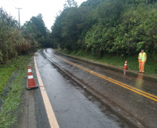 PR-340, próximo a Tibagi, sinalização próximo a queda de barreira