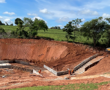 Recuperação de aterro na PR-492 em Tamboara