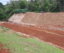 Recuperação de aterro na PR-492 em Tamboara