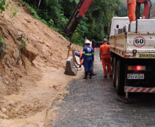 Serviços na Estrada da Graciosa nesta segunda-feira (13)