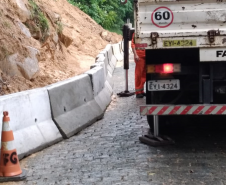 Serviços na Estrada da Graciosa nesta segunda-feira (13)