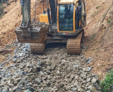 Estrada da Graciosa - obras de contenção