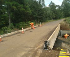 Obras na Ponte sobre o Rio Empoçado