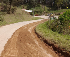 Serviços de conservação de via não pavimentada na PR-090