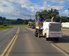 Serviços de fresagem na PR-151 entre Ponta Grossa e Palmeira