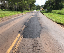 Serviços iniciais de tapa buracos emergencial na PR-463