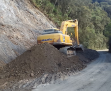 PR-090: finalização de recuperação de talude em março