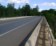 Viaduto Ferrovia PR-092 em Joaquim Távora - CP200