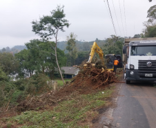 Obra de correção de taludes em União da Vitória