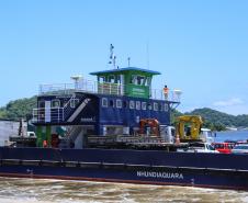 Ferry boat de Guaratuba em operação