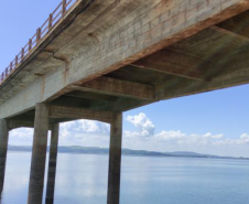 Ponte Rio Itararé (Represa de Chavantes) na PR-218, em Carlópolis