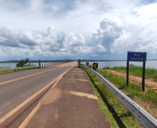 Ponte Rio Itararé (Represa de Chavantes) na PR-218, em Carlópolis