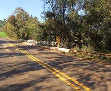 Ponte Rio Mombuco PR-281 no limite entre Salto do Lontra e Nova Esperança do Sudoeste