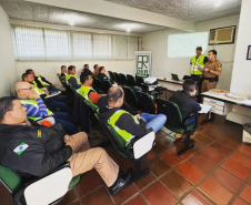 Treinamento de agentes do DER/PR e do CMEIV