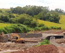 Contorno de Jandaia do Sul - drenagem canal de escoamento em gabião