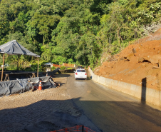 Retomado tráfego de veículo em trecho em obras