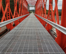 Ponte do Rio da Várzea na PR-427, prestes a ser liberada