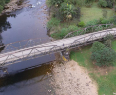 Foto área da ponte, antes da obra