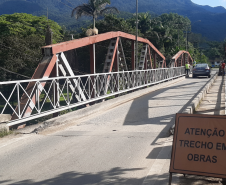 Ponte sobre o Rio Nhundiaquara em obras