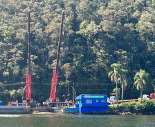 Troca de ponte flutuante no ferry boat de Guaratuba