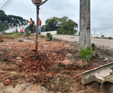 Fundação das novas calçadas do viaduto da Rua Newton Laporte