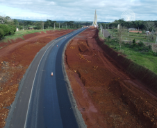 Pavimentação aduana a viaduto Av. General Meira 