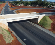 Pavimentação no Viaduto de Acesso a Ponte Tancredo Neves 