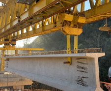 Transporte e lançamento de vigas nas pontes 04