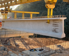 Transporte e lançamento de vigas nas pontes 04