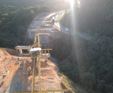 Transporte e lançamento de vigas nas pontes 04