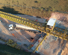 Transporte e lançamento de vigas nas pontes 04