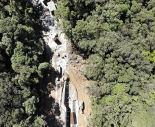 Km 7 da Estrada da Graciosa com serviços em andamento