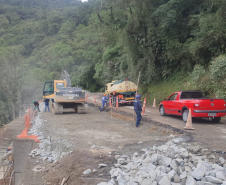 Km 7 da Estrada da Graciosa com serviços em andamento