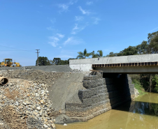 Ponte sobre o Rio Turvo, na PR-364, quase concluída