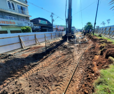 Perfuração e estacas da fundação dos novos viadutos de Sarandi