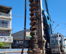 Perfuração e estacas da fundação dos novos viadutos de Sarandi