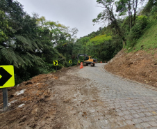 Serviços de recuperação emergencial da Estrada da Graciosa no km 11+600